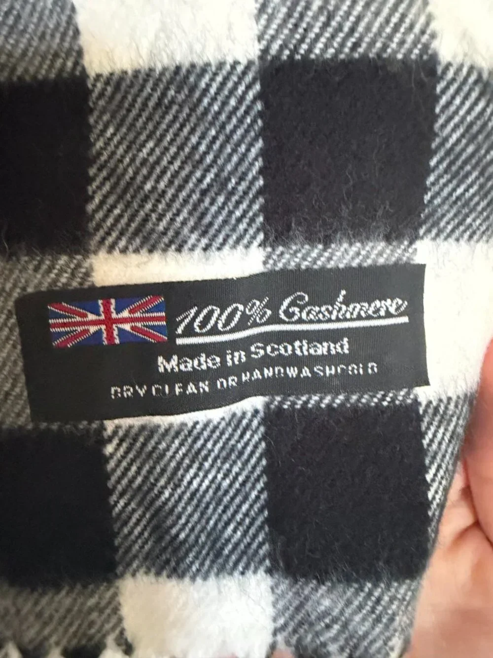 Buffalo Plaid 100% Cashmere Fringe Wrap Scarf Winter Black White